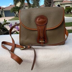 1980s Dooney and Bourke Essex Mint Vintage AWL Taupe Brown Crossbody Bag